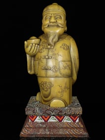 An Exquisite Shoushan Stone Figure Ornament