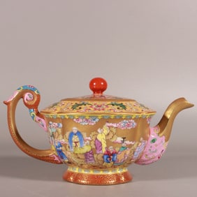 An Exquisite Enamel Lotus Pattern Character and Story Pattern Teapot