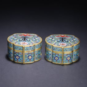 A Pair of Exquisite Cloisonne Bats and Peach Pattern Lotus Pattern Box