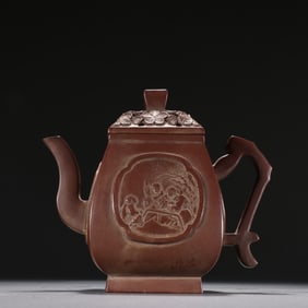 An Exquisite  Purple Sands Character and Story Pattern Flower Pattern Teapot