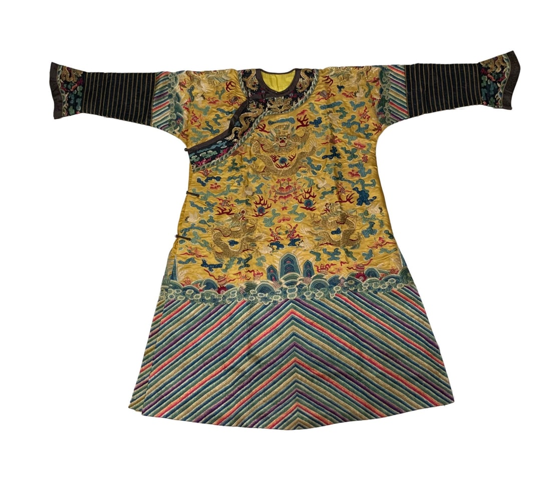 An Exquisite Imperial Robe (1 of 9)