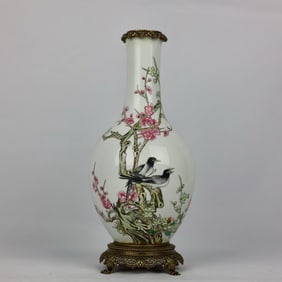 An Exquisite Enamel Inlaid Bronze Flower and Bird Pattern with poem Vase