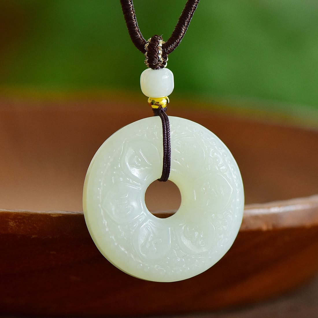 An Exquisite White Jade Pendant: An Exquisite White Jade Pendant,Size:31mmx31mm ????