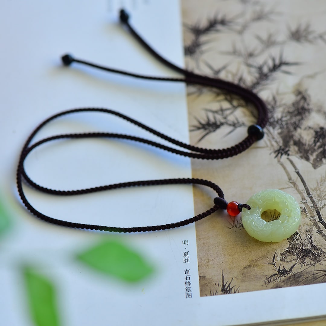 An Exquisite Greenish Jade Auspicious Beast Pattern Pendant: An Exquisite Greenish Jade Auspicious Beast Pattern Pendant,Size:25mmx25mmx8mm ???:?????????,???????????“????? ?????????