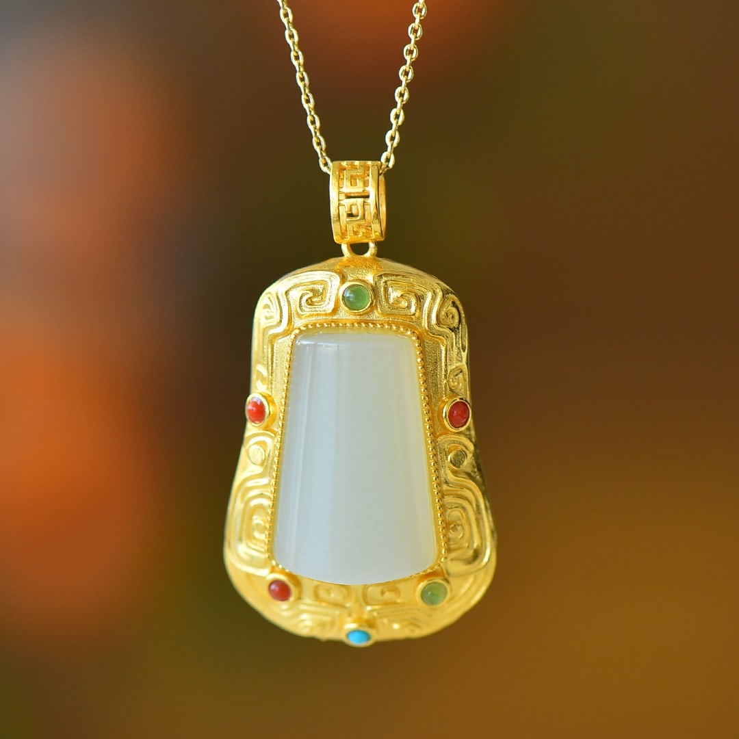 An Exquisite Sterling Silver-Gold Plated Inlaid White Jade Pendant: An Exquisite Sterling Silver-Gold Plated Inlaid White Jade Pendant,Size:15mmx23mm ?????????