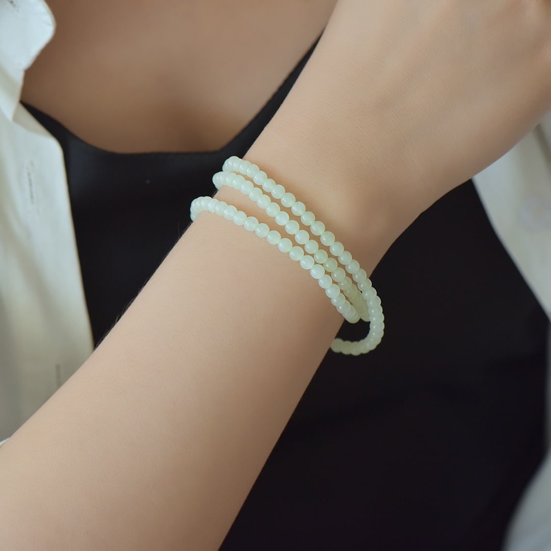 An Exquisite Greenish Jade Bracelets: An Exquisite Greenish Jade Bracelets,Size:4mm ??????