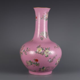A Rare Pink Ground Famille-Rose Painted Gold Flower Pattern Vase