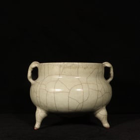 An Exquisite Guan yao Double-Ears and Tripod Censer