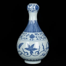 An Exquisite Blue and White Lotus Pattern Vase