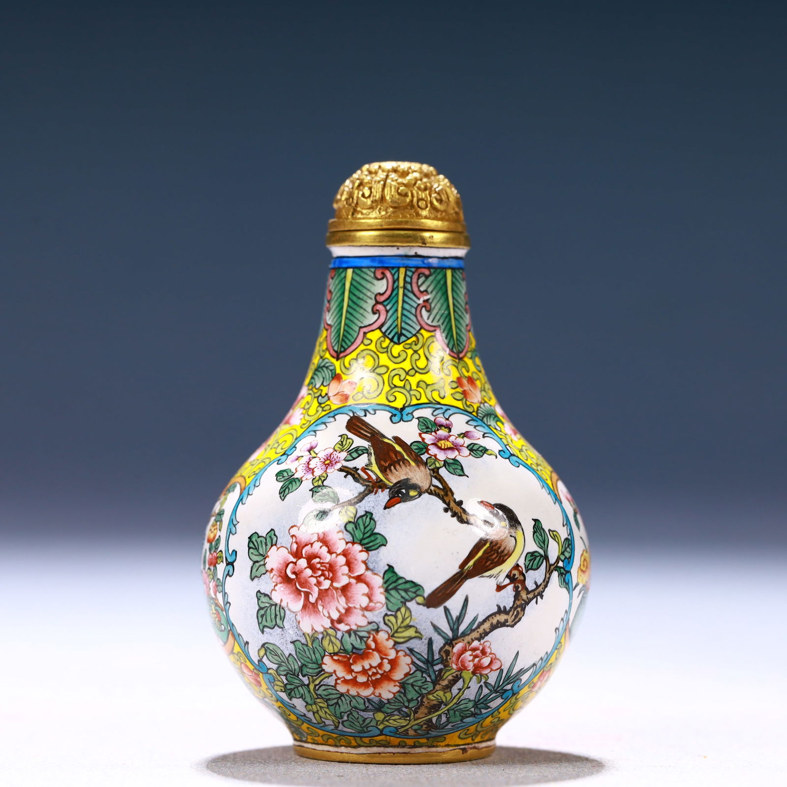 An Exquisite Painted Enamel Flower and Bird Pattern Snuff Bottle (1 of 8)