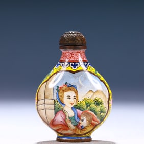 An Exquisite Painted Enamel Figure Pattern Snuff Bottle