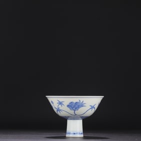 An Exquisite Blue and White Flower Pattern Stem Bowl