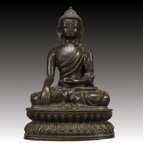 A Solemn Bronze Statue of Sakyamuni