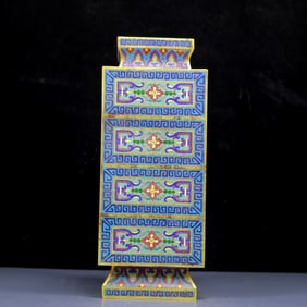 A Rare Cloisonne Flower Pattern Vase