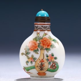 An Exquisite Glass Flower and Fruit Pattern Snuff Bottle