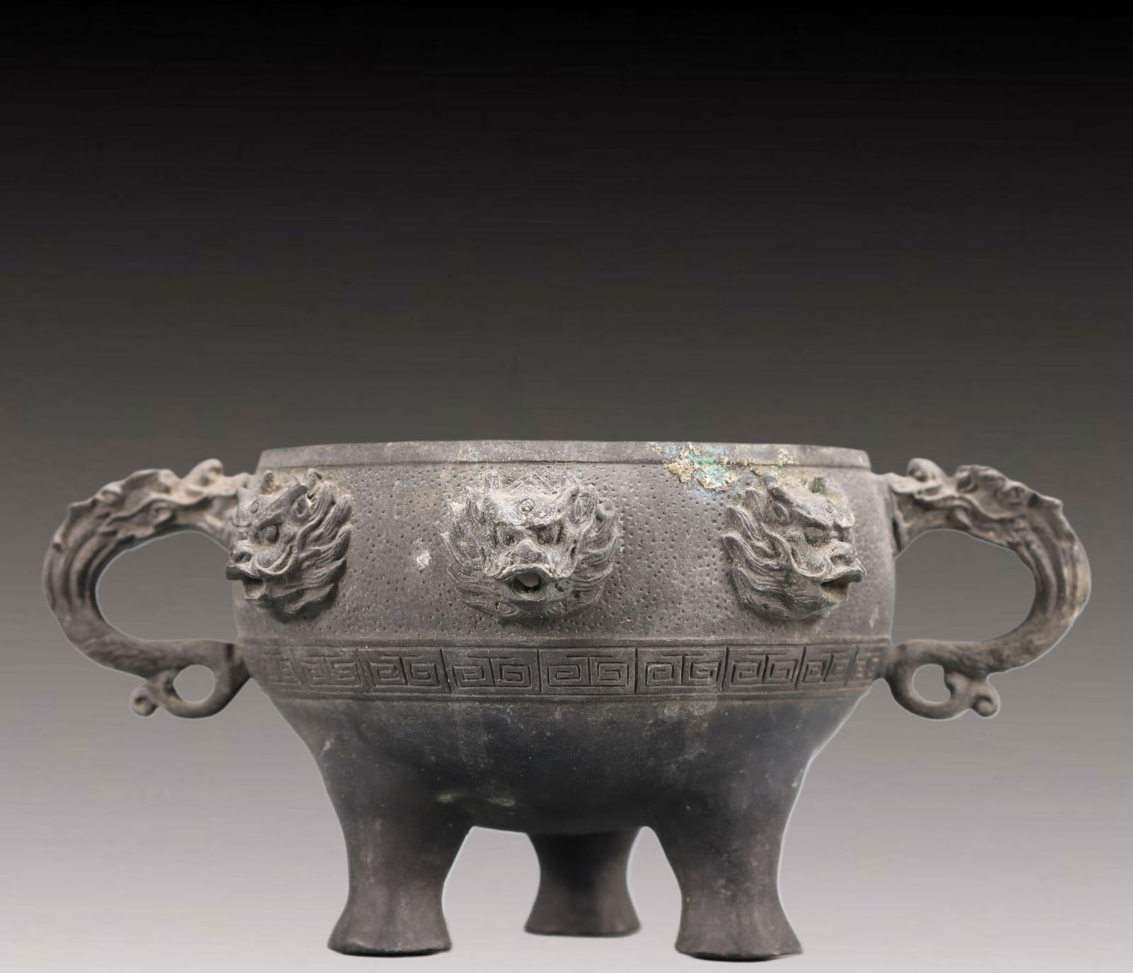 An Exquisite Bronze Auspicious Beast Double-Ears and Tripod Censer: An Exquisite Bronze Auspicious Beast Double-Ears and Tripod Censer,Qing Dynasty, China,With Mark,Size:7.5inx5.9inx3.7in Weight:650g 铜瑞兽双耳三足香