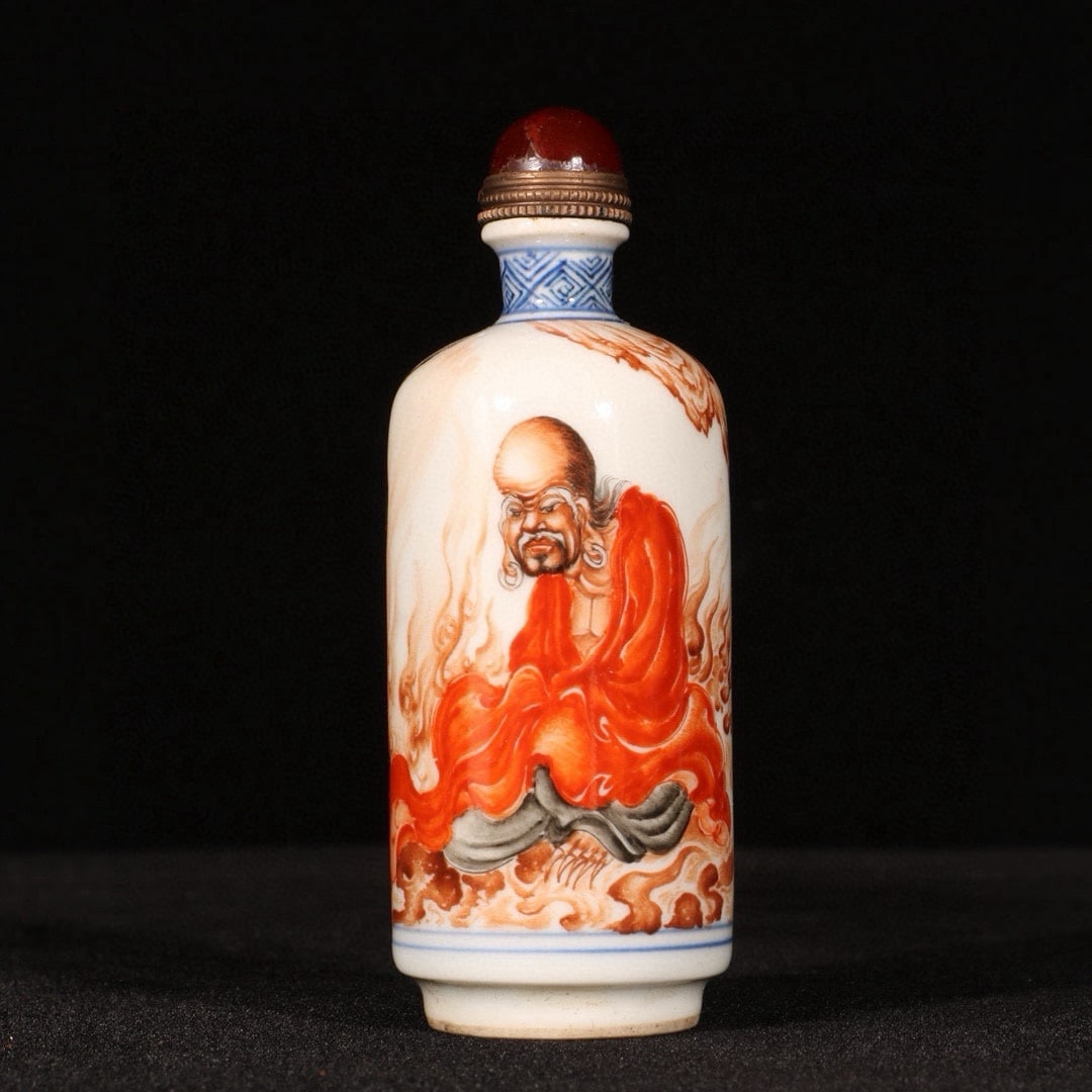 An Exquisite Iron-Red Glazed Figure Pattern Snuff Bottle,With Poem (1 of 9)