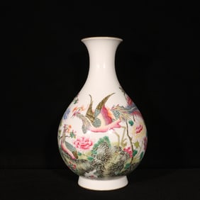 An Exquisite Enamel Painted Gold Flower and Bird Pattern Vase,With Poem