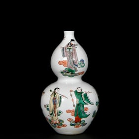 An Exquisite Wucai Auspicious Cloud and Figure Pattern Gourd-Shaped Vase