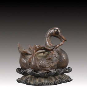 A Exquisite Eaglewood Duck Ornament