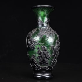 An Exquisite Glass Landscape and Figure Pattern Vase