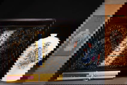 A Rare Famille-Rose Painted Gold Auspicious Cloud and Figure Pattern Vase,With Vertical Scroll