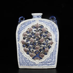 An Exquisite Blue and White Underglaze-Red Flower Pattern Vase