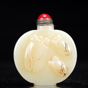 An Exquisite White Jade Cicada Pattern Snuff Bottle