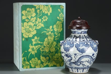 A Huge Blue and White Seawater,Auspicious Beast and Dragon Pattern Beast-Ears Cover Jar