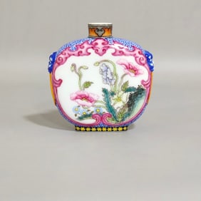 An Exquisite Blue and White Enamel Flower Pattern Beast-Ears Snuff Bottle