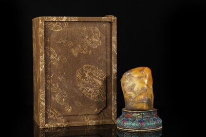 An Exquisite Tianhuang Stone Landscape and Figure Pattern Ornament