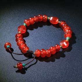 An Exquisite Agate Bracelets