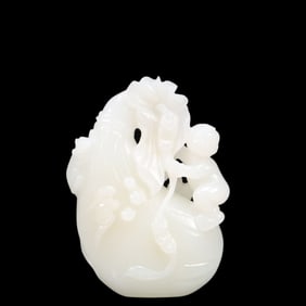 An Exquisite White Jade Squirrel Pattern Figure Ornament