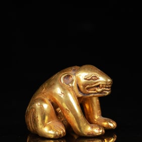 An Exquisite Gilt Bronze Auspicious Beast Ornament