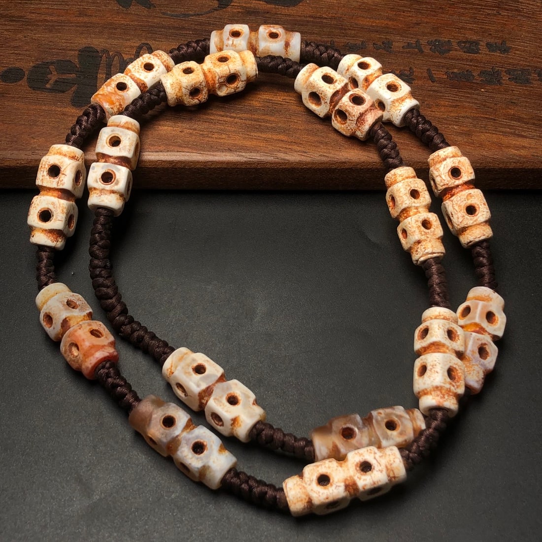 An Exquisite Agate Necklace: An Exquisite Agate Necklace,Size:29mmx10mm ????
