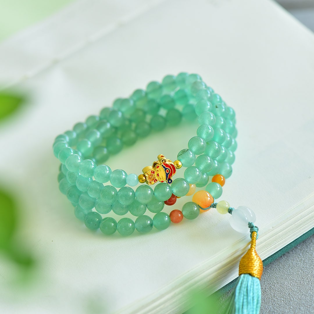 An Exquisite Greenish Jade Necklace (1 of 5)