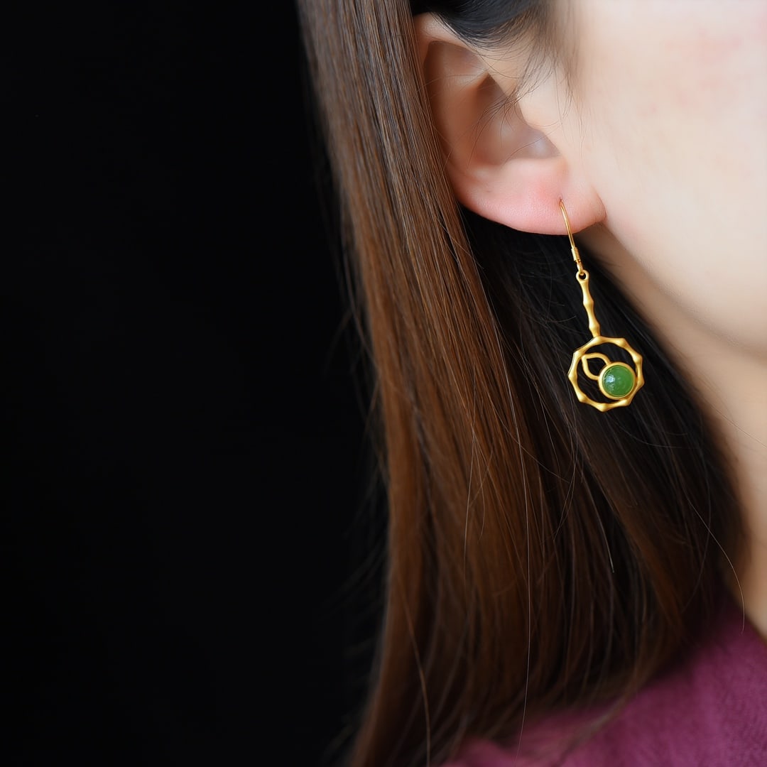 A Pair of Exquisite Sterling Silver-Gold Plated Inlaid Jasper Earrings: A Pair of Exquisite Sterling Silver-Gold Plated Inlaid Jasper Earrings,Size:6mmx6mm ???????????