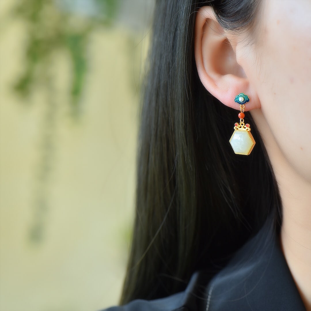 A Pair of Exquisite Sterling Silver-Gold Plated Inlaid White Jade Earrings: A Pair of Exquisite Sterling Silver-Gold Plated Inlaid White Jade Earrings ???????????