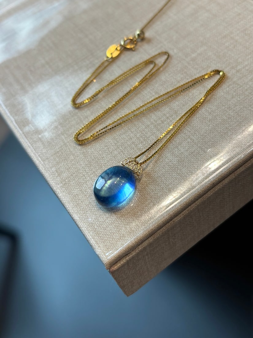 An Exquisite Sterling Silver-Gold Plated Inlaid Aquamarine Pendant: An Exquisite Sterling Silver-Gold Plated Inlaid Aquamarine Pendant,Size:12.2mmx10.2mm ????????????