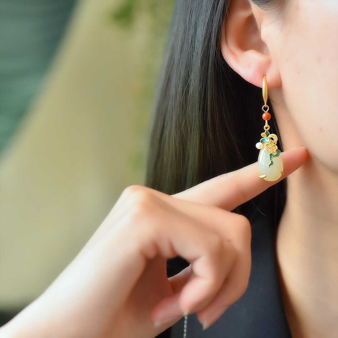 A Pair of Exquisite Sterling Silver-Gold Plated Inlaid White Jade Enamel Earrings,Inlaid Pearl: A Pair of Exquisite Sterling Silver-Gold Plated Inlaid White Jade Enamel Earrings,Inlaid Pearl ??????????????,??