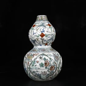 A Rare Doucai Flower and Bird Pattern Gourd-Shaped Vase