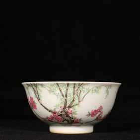 An Exquisite Enamel Flower and Bird Pattern Bowl,with Poem