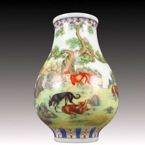 A Precious Coloured glaze Famille-Rose Animal Pattern Vase
