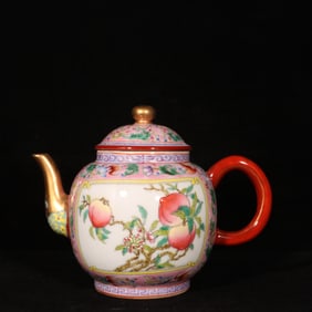 An Exquisite Enamel Painted Gold Flower and Fruit Pattern Pot