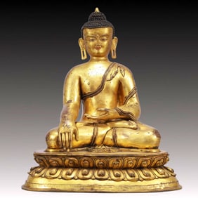 A Solemn Gilt Bronze Statue of Sakyamuni