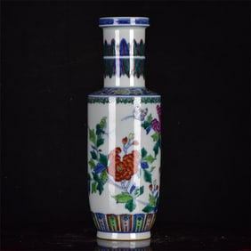 An Exquisite Doucai Flower and Butterfly Pattern Vase