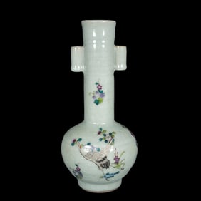 An Exquisite Guan yao Painted Color Crane Pattern Double-Ears Vase