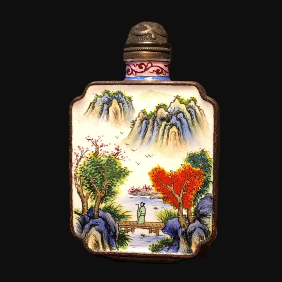 An Exquisite Painted Enamel on Copper Landscape and Figure Pattern Snuff Bottle (1 of 9)