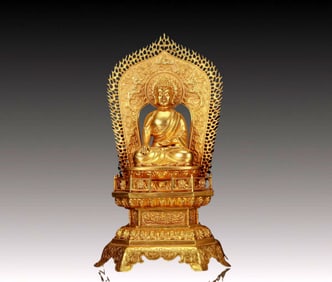 A Fine Gilt Bronze Statue of Sakyamuni