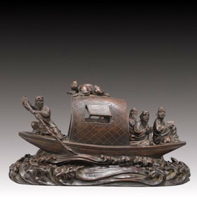 An Exquisite Eaglewood Figure Ornament